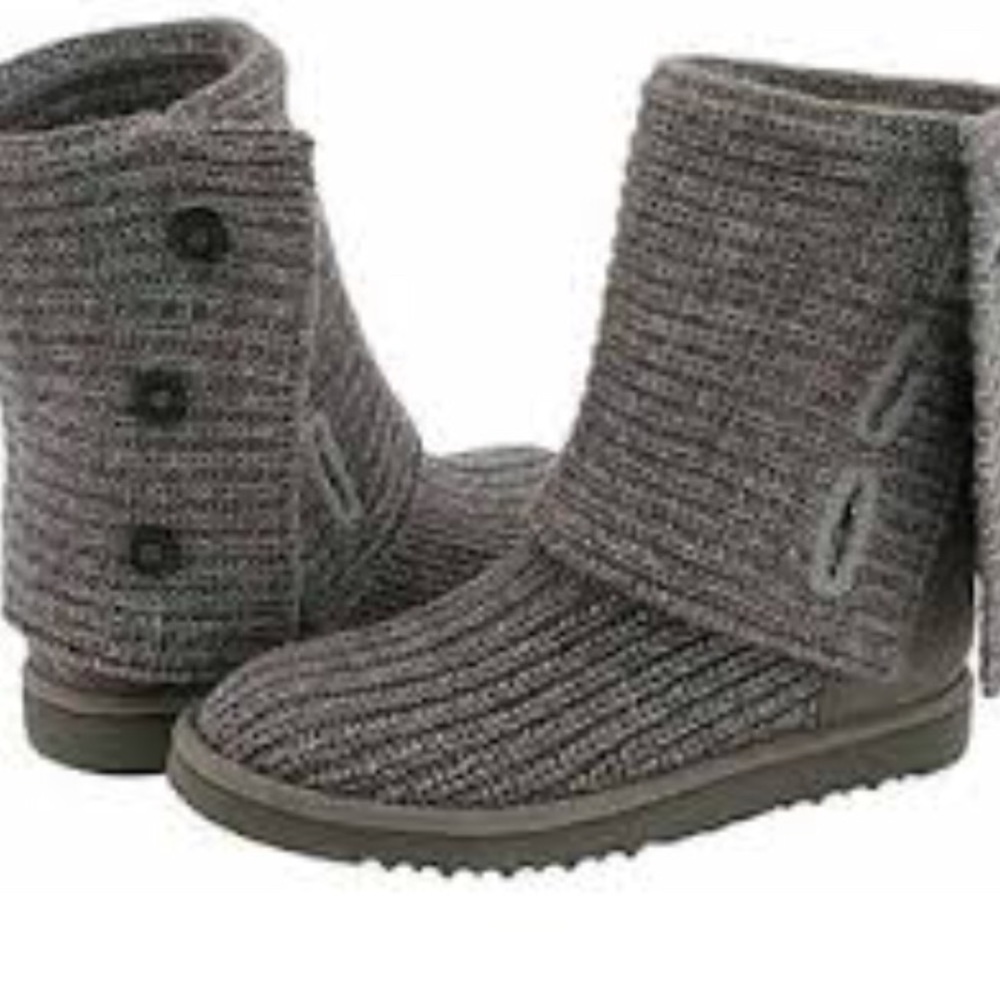 Gray knit classic ugg boot